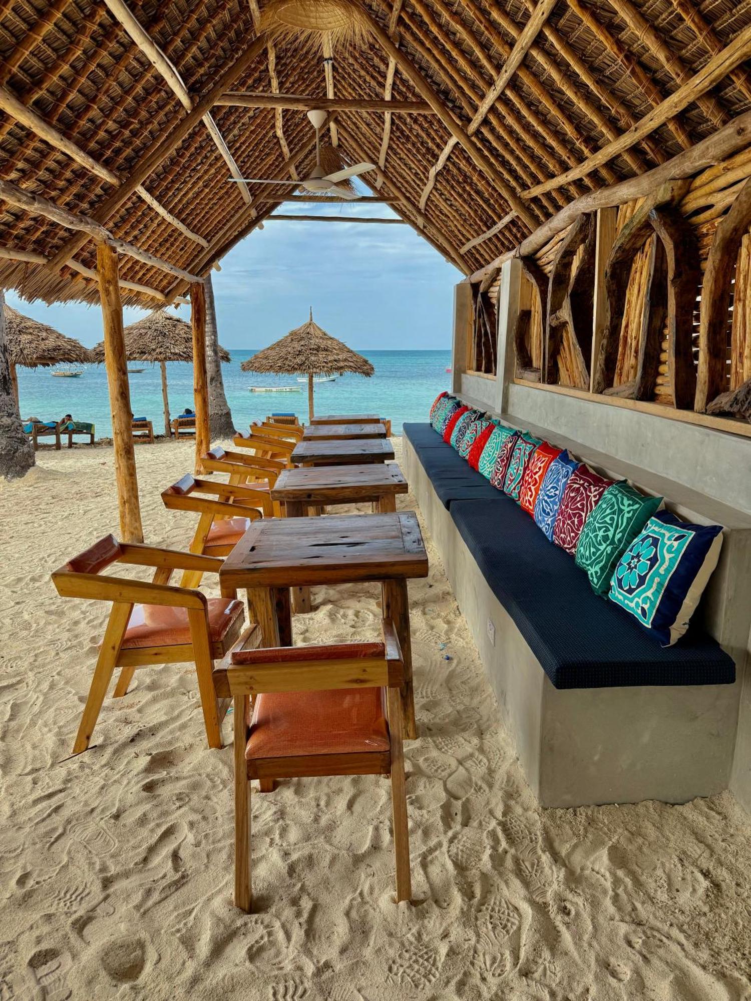 Dhow Beach Boutique Hotel Nungwi Extérieur photo